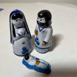 vintage Mexican folk art pottery figure Nativity scene, nacimiento in Mexico